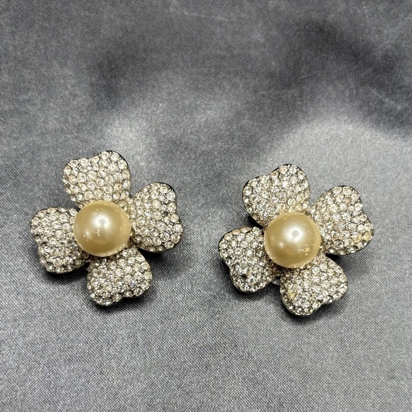 Kenneth Jay Lane Silver and Cream Floral Earrings - Picture 2 of 6